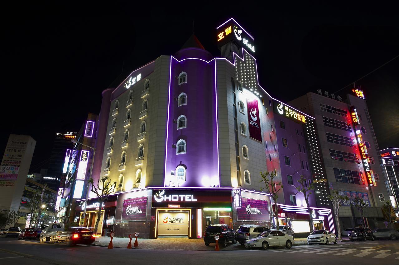 S Hotel Gwangju Metropolitan City Exterior photo